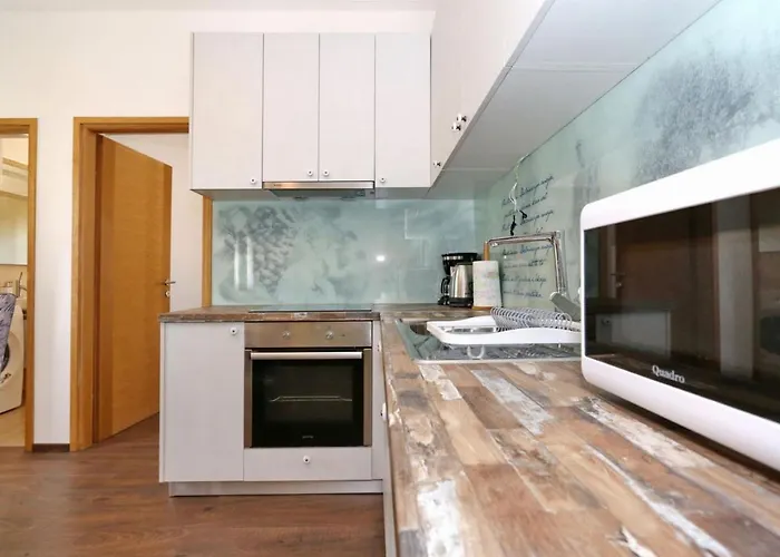 Tereza Villa *
